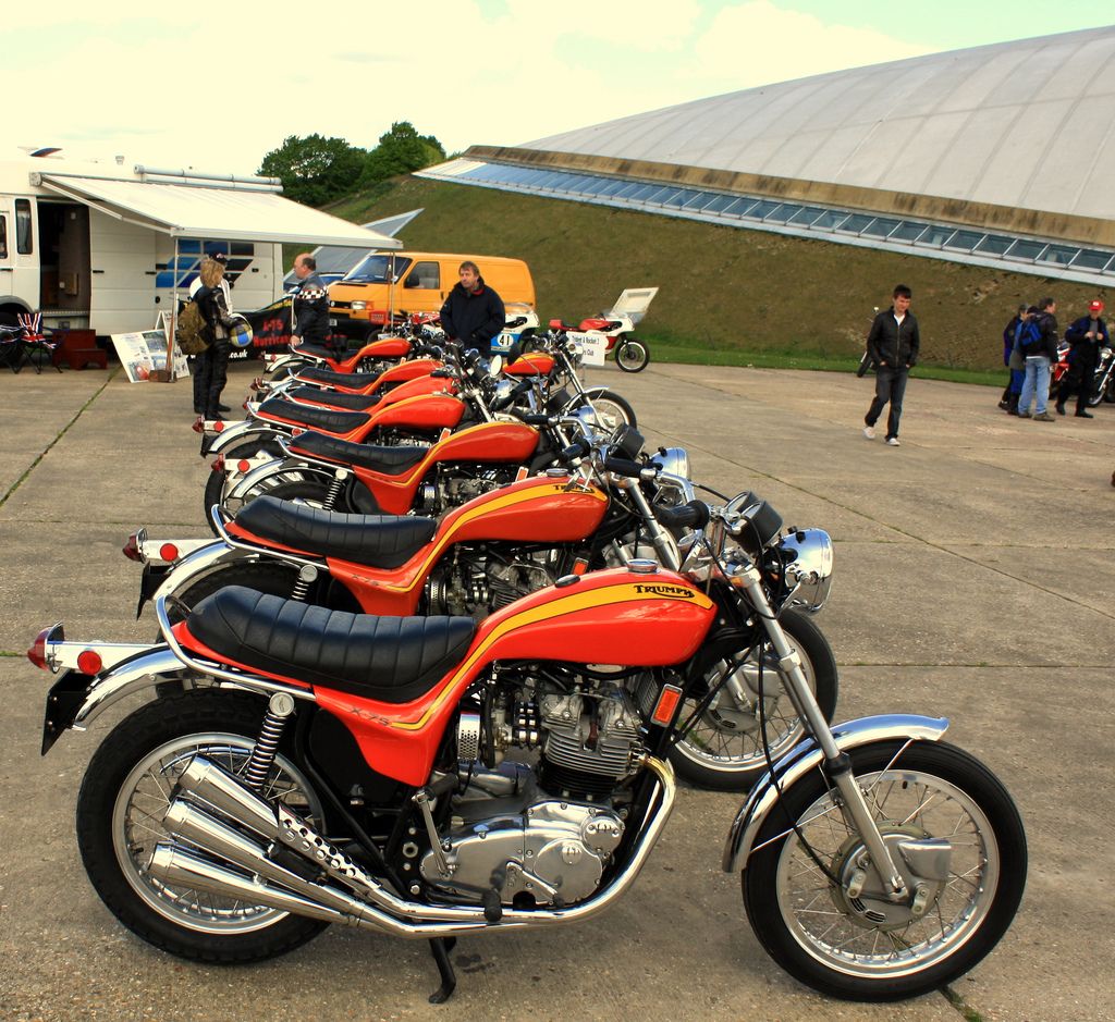 Moto légendaire la Triumph Hurricane 1973