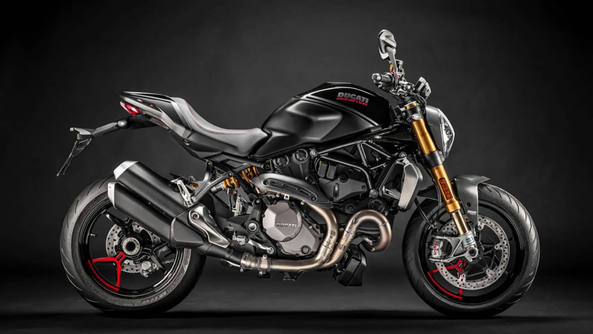 Photo moto roadster Ducati Monster 2021