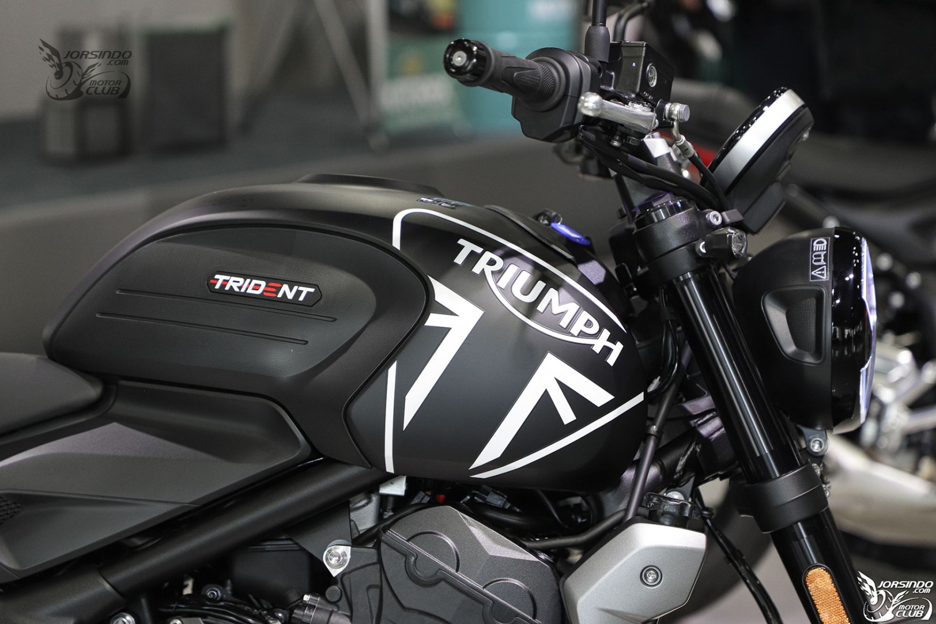 réservoir Triumph Trident 660