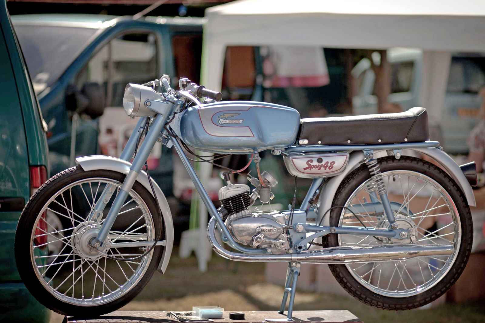 Moto DUCATI vintage de collection