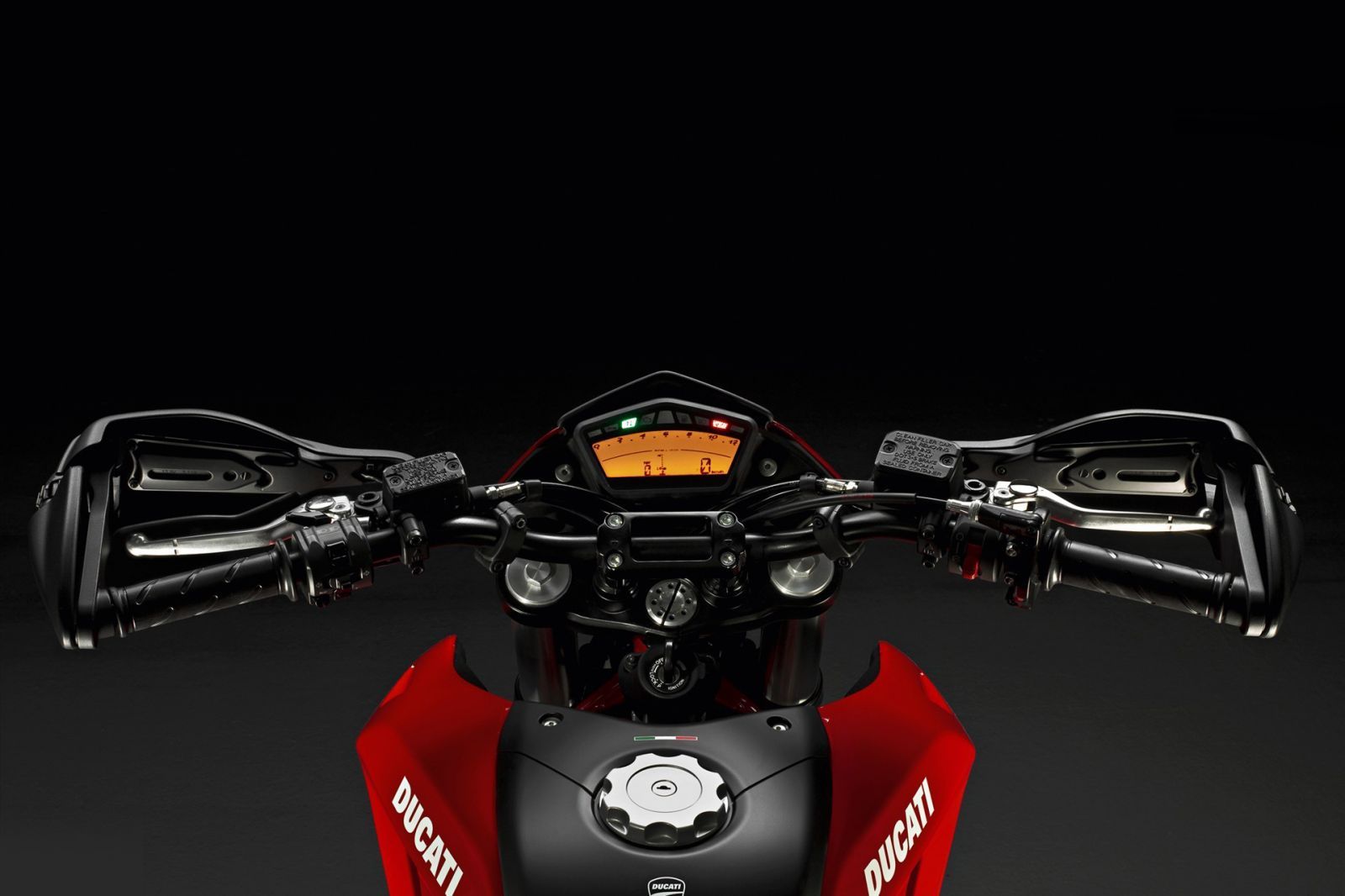 GAMME DUCATI MOTO DUCATI HYPERMOTARD 796