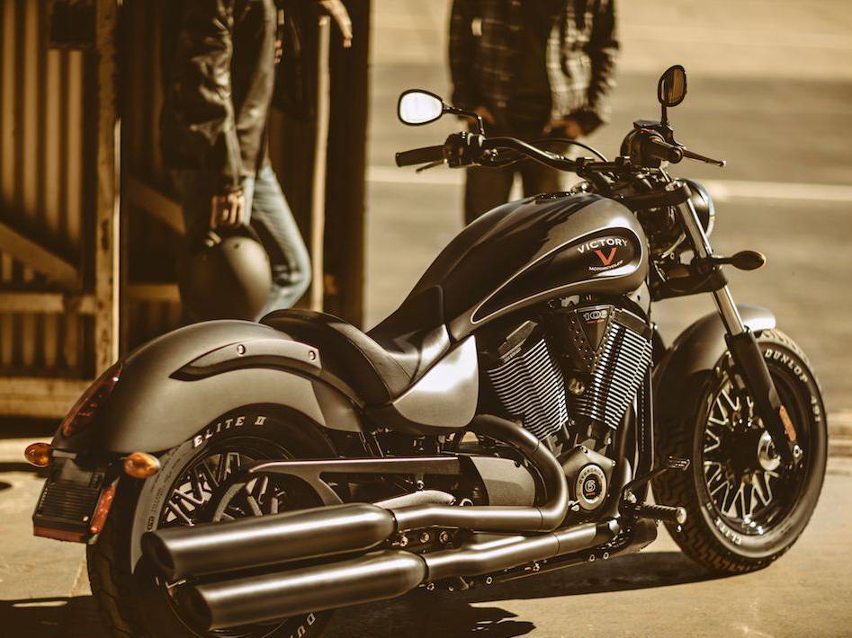 moto custom 2014 victory gunner