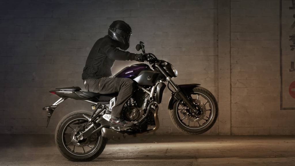 moto polyvalente milieu de gamme yamaha