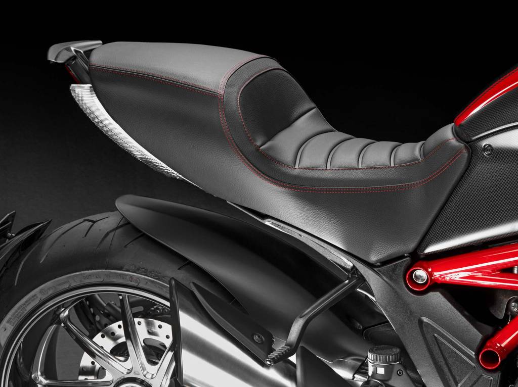 Nouvelle Ducati Diavel selle