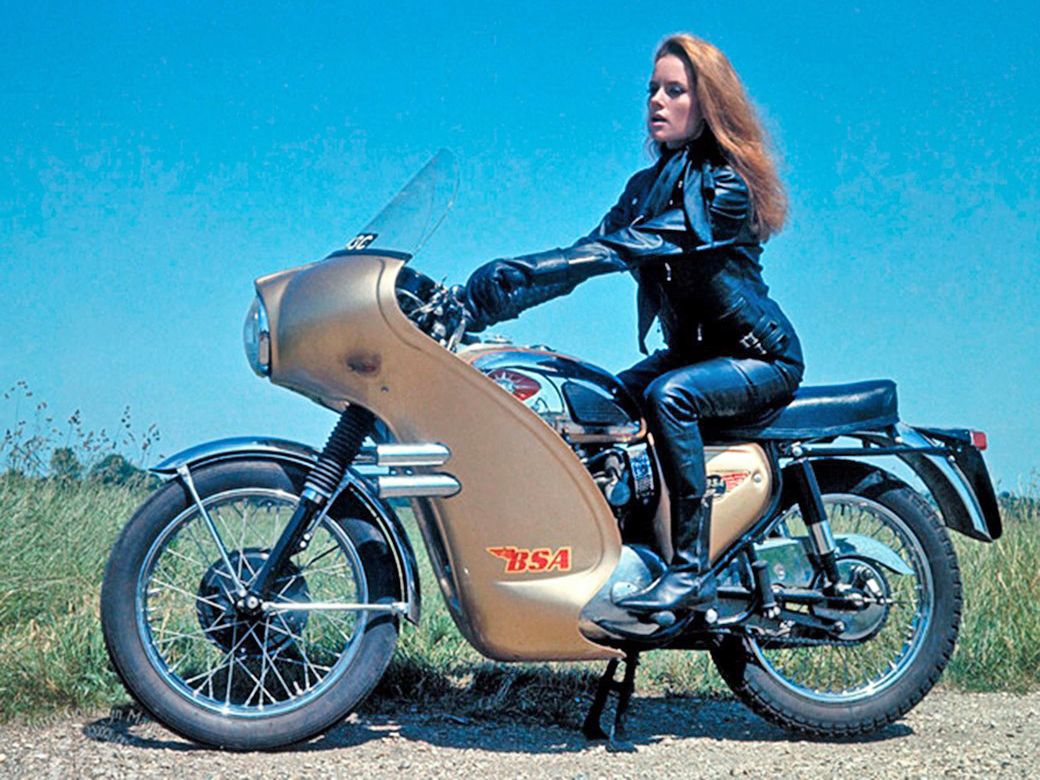 Girl biker ou femme motarde ?