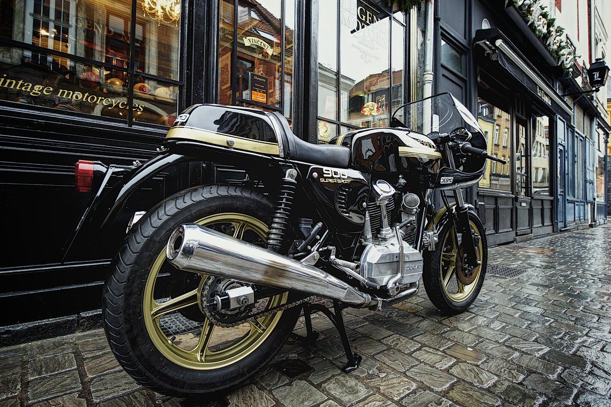 Moto de légende DUCATI DESMO 900