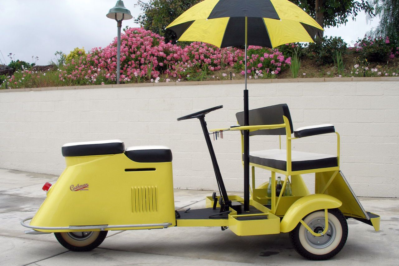 Scooters et deux roues insolites