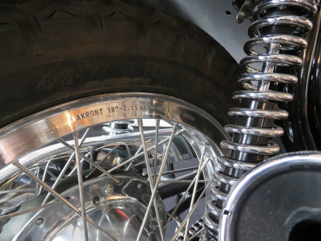 Moto légendaire la Triumph Hurricane 1973