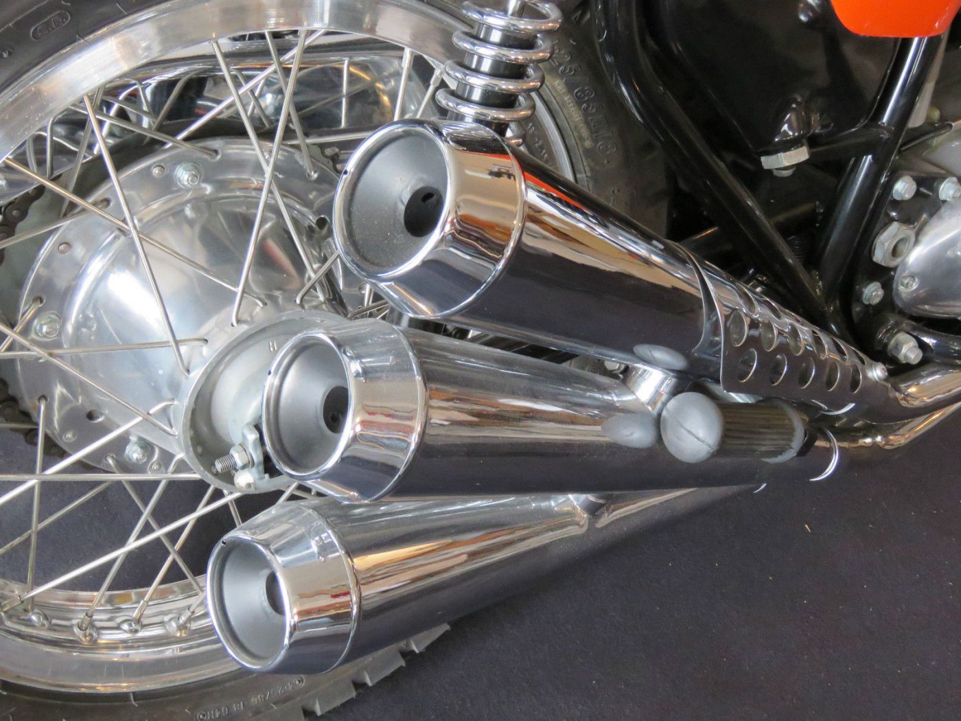 Moto légendaire la Triumph Hurricane 1973