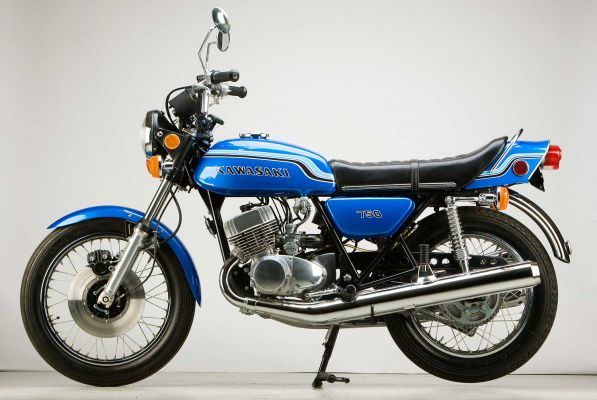 Kawasaki 750 H2 Mach IV de 1972 moto sportive nippone