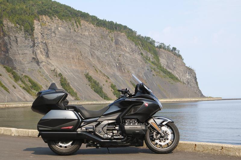 Goldwing Bagger : Caractéristiques Techniques et Confort de Conduite