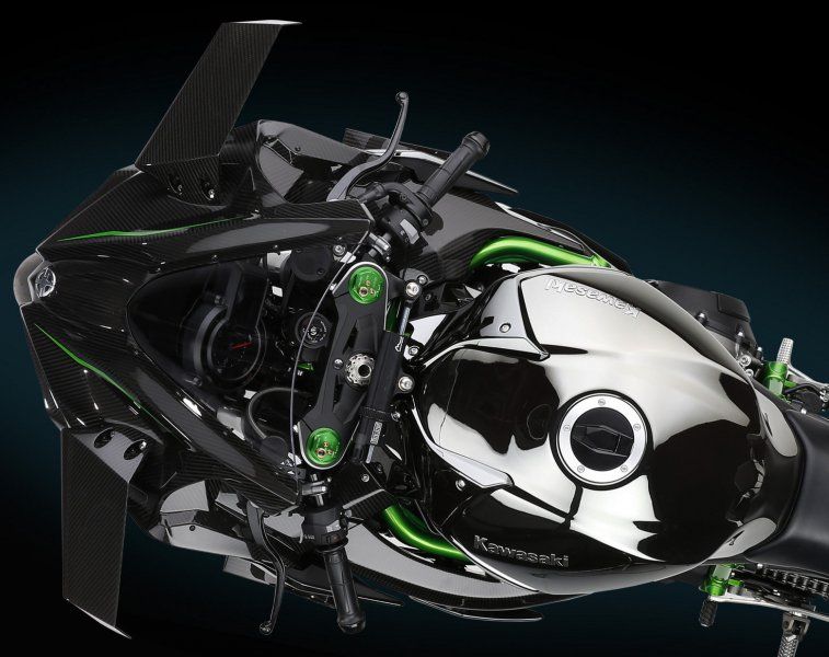 Révision en entretien de la moto avant les vacances d'été sur Manosque