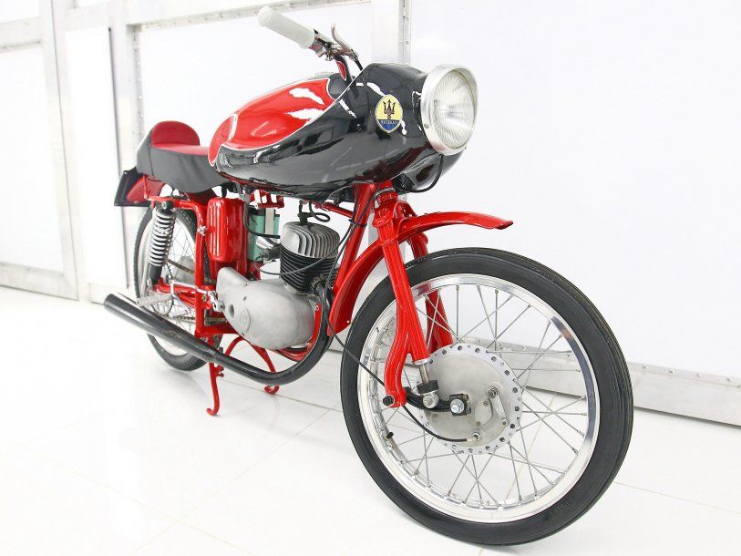 moto cafe racer  maserati