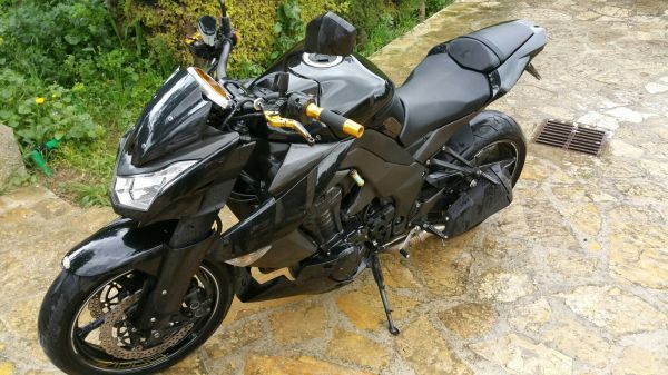 Kawasaki Z1000 avec Akrapovic