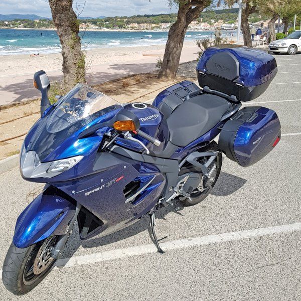 Triumph 1050 sprint GT avec ABS à vendre dans le Var (83)