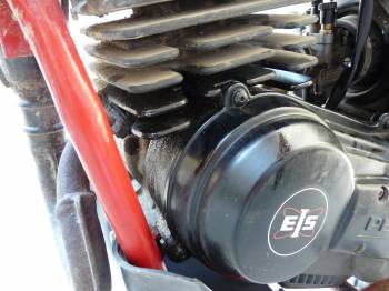 Comment trouver les éventuelles fuites sur une moto ?