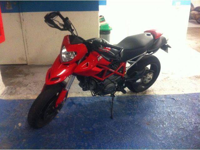 DUCATI HYPERMOTARD 796 de 2011 d'occasion à vendre