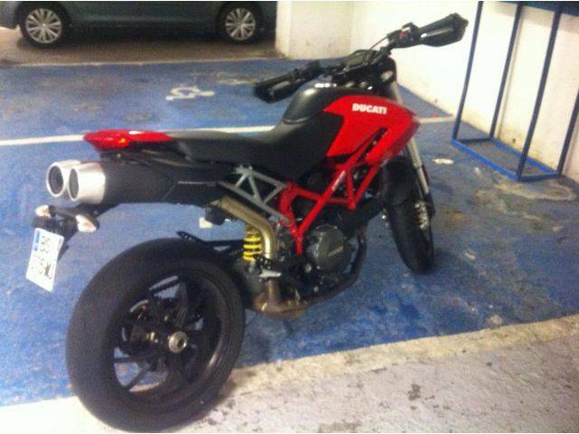 DUCATI HYPERMOTARD 796 de 2011 d'occasion à vendre