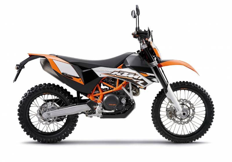 Enduro, moto cross homologué pour rouler sur la voie publique