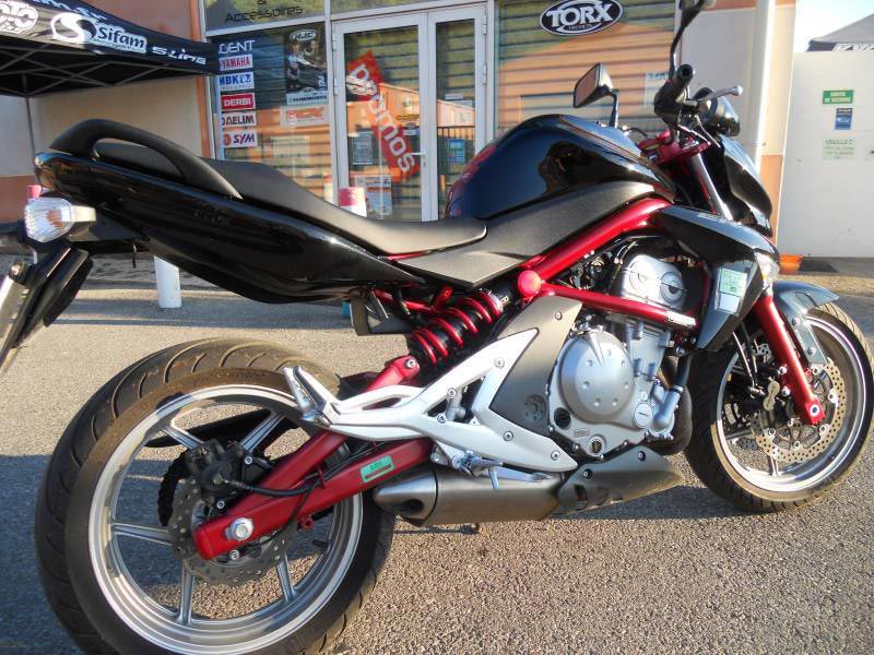 A vendre KAWASAKI ER6N ABS de 2005, monté supermotard sur Saint Maximin (83)