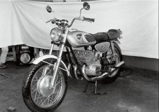 Constructeur japonais Kawasaki, du bateau en 1978 à la moto