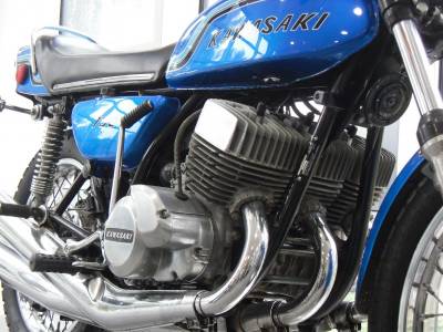Kawasaki 750 H2 Mach IV de 1972 moto sportive nippone