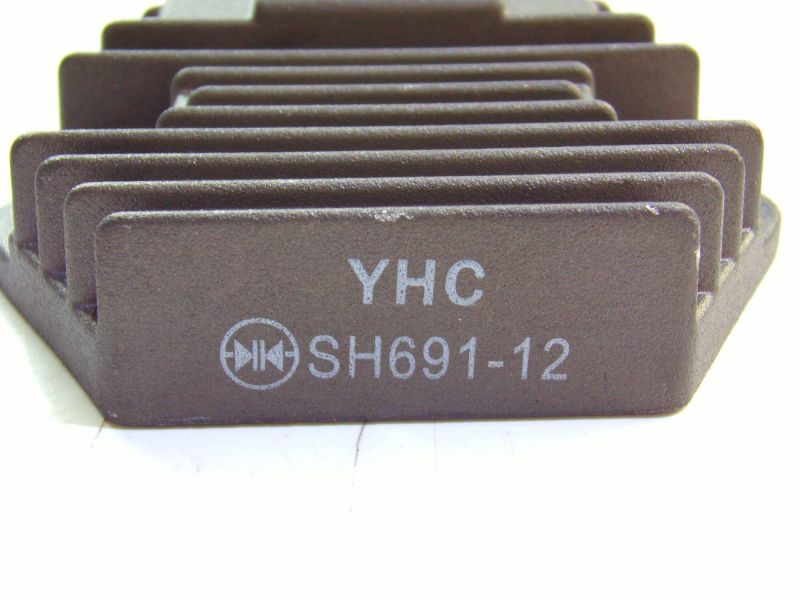 REGULATEUR HONDA SH691-12 NEUF RENFORCE