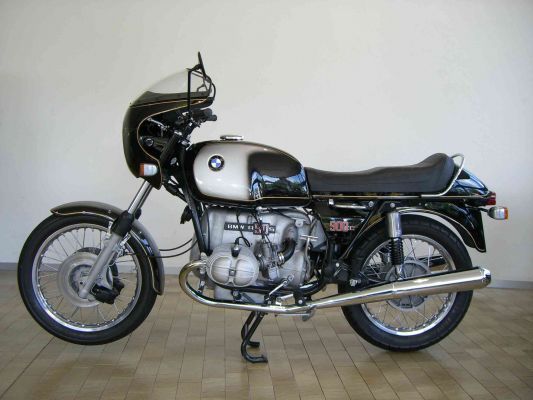 Moto BMW vintage R90S, célèbre routière sportive des 70's