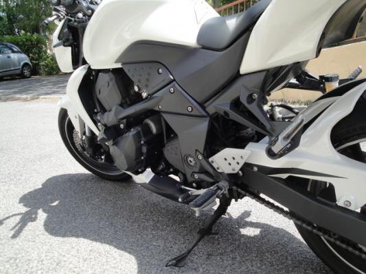A SAISIR belle moto KAWASAKI Z 750 - Blanc nacré - sur AUBAGNE 13