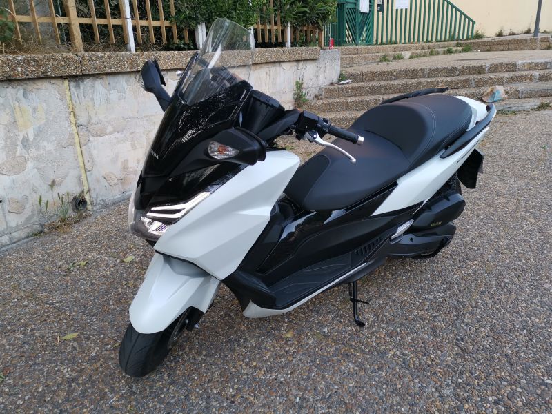 Scooter Honda Forza 125 cm3 année 2016 à vendre à Marseille