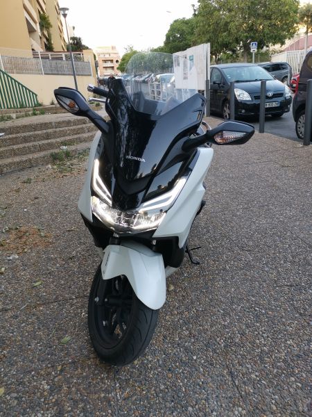 Scooter Honda Forza 125 cm3 année 2016 à vendre à Marseille