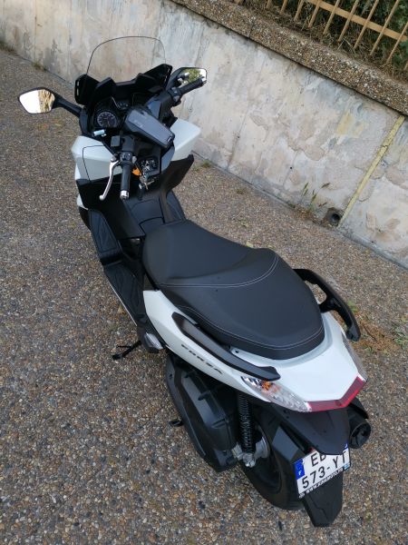 Scooter Honda Forza 125 cm3 année 2016 à vendre à Marseille