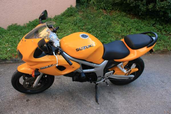 A saisir superbe moto SUZUKI SV 650 S