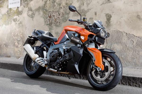 Distributeur moto BMW à Marseille Twins Raleurs