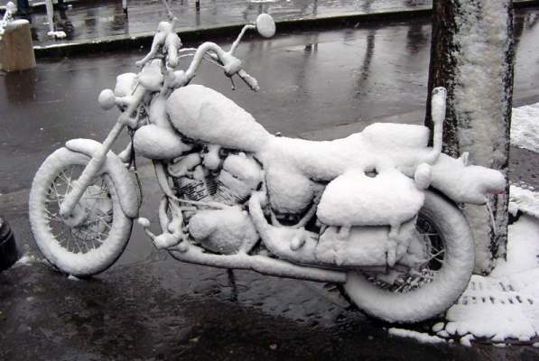 Où stocker sa moto pour l'hivernage ?