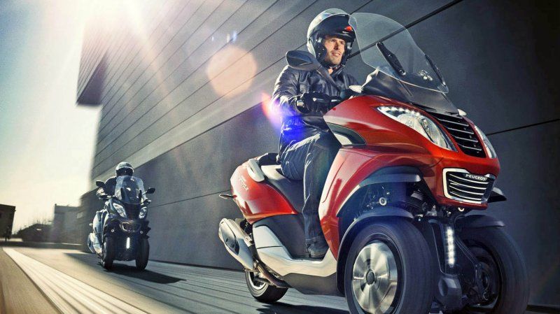 Scooter nouveauté 2016 : Peugeot Metropolis Black Edition