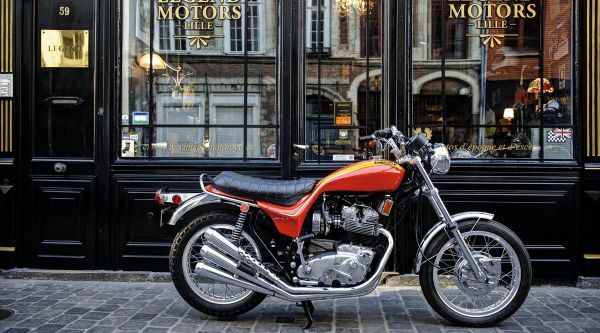 Moto légendaire la Triumph Hurricane 1973