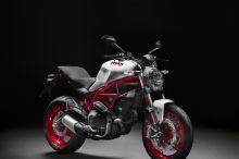 Photo moto roadster Ducati Monster 2021
