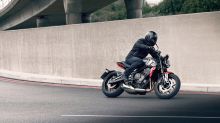 Photos moto roadster anglais Triumph Trident 660