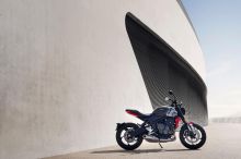 Photos moto roadster anglais Triumph Trident 660