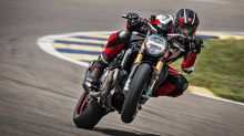 Photo moto roadster Ducati Monster 2021