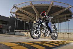 GAMME DUCATI MOTO DUCATI HYPERMOTARD 796