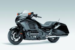 Photos de la Honda Gold Wing GL, du très très grand tourisme...