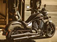 moto custom 2014 victory gunner