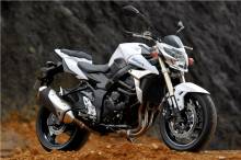Suzuki GSR 750 SE, spéciale depuis toujours
