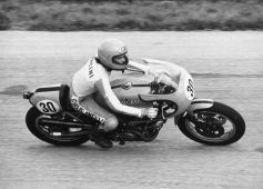 Moto de légende DUCATI DESMO 900