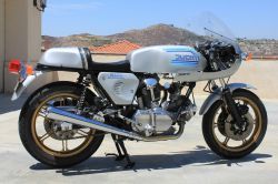 Moto de légende DUCATI DESMO 900