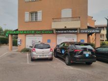 Location de fauteuil roulant pliable le Beausset proche Toulon Parmacie des Ecoles