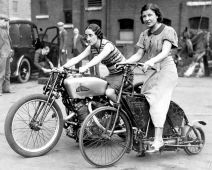 Girl biker ou femme motarde ?