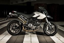 GAMME DUCATI MOTO DUCATI HYPERMOTARD 796